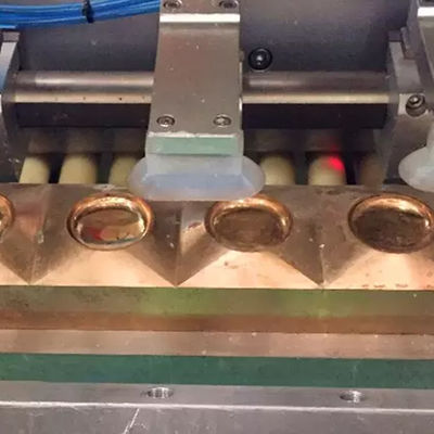 Aangepaste zeepstempel die voor glanzend zeeppers in de huishoudelijke productie